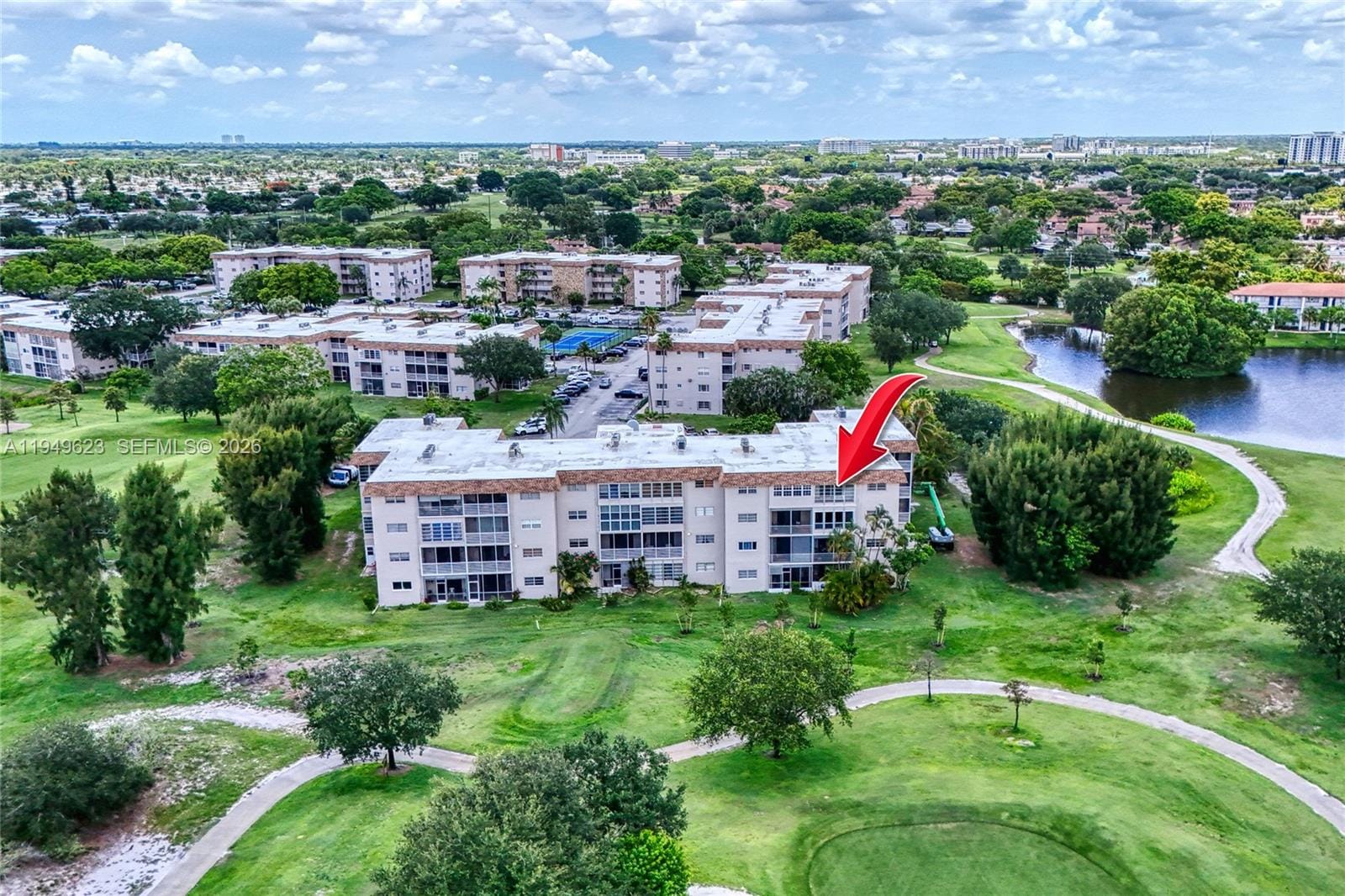 2500 SW 81st Avenue 402 — photo 3