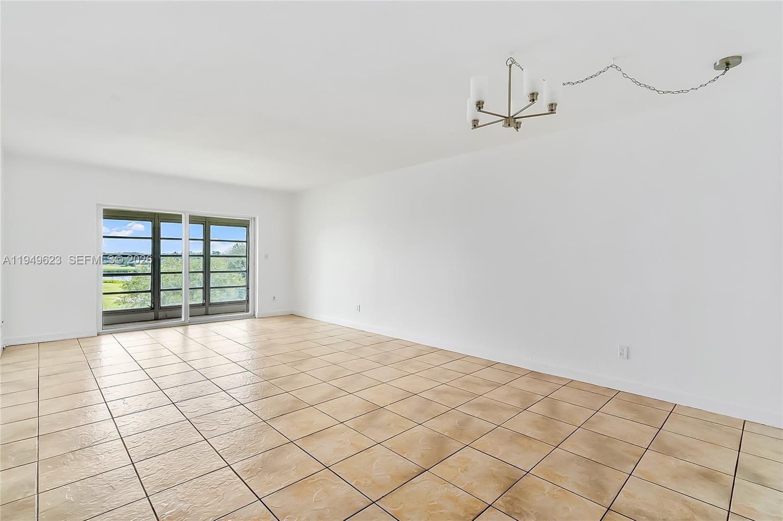 2500 SW 81st Avenue 402 — photo 6
