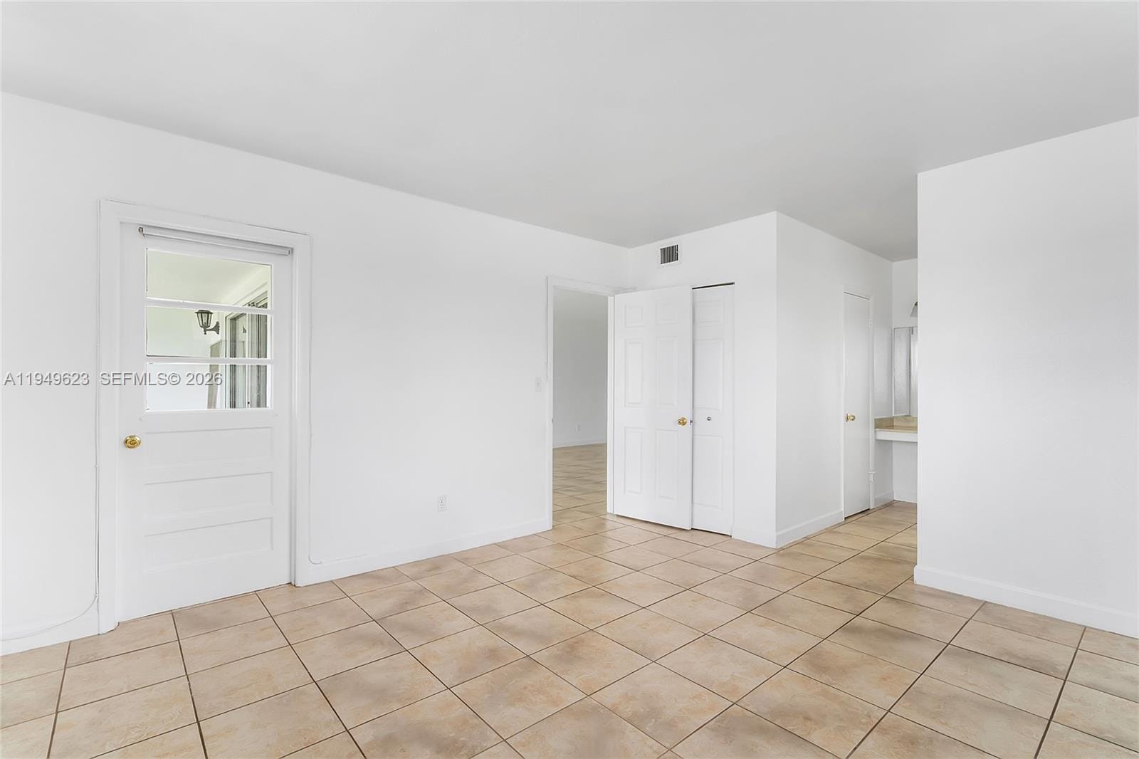 2500 SW 81st Avenue 402 — photo 8