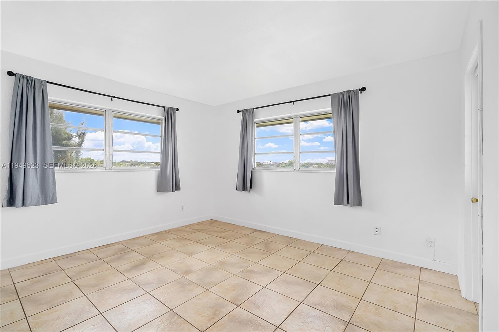 2500 SW 81st Avenue 402 — photo 9