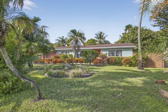 729 W Kalmia Drive, Lake Park, FL 33403