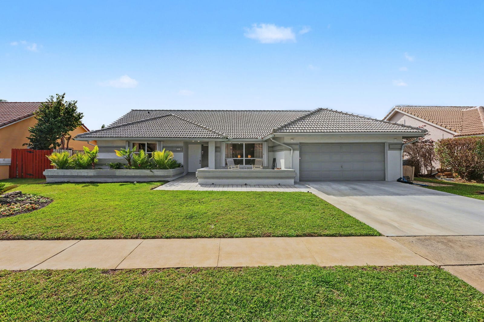 9284 Laurel Green Drive — photo 2