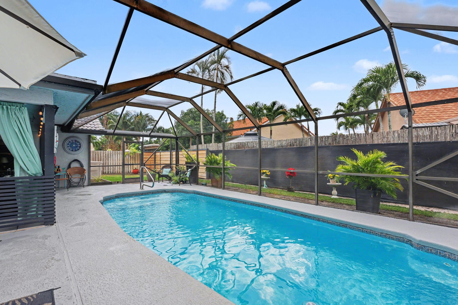 9284 Laurel Green Drive — photo 3