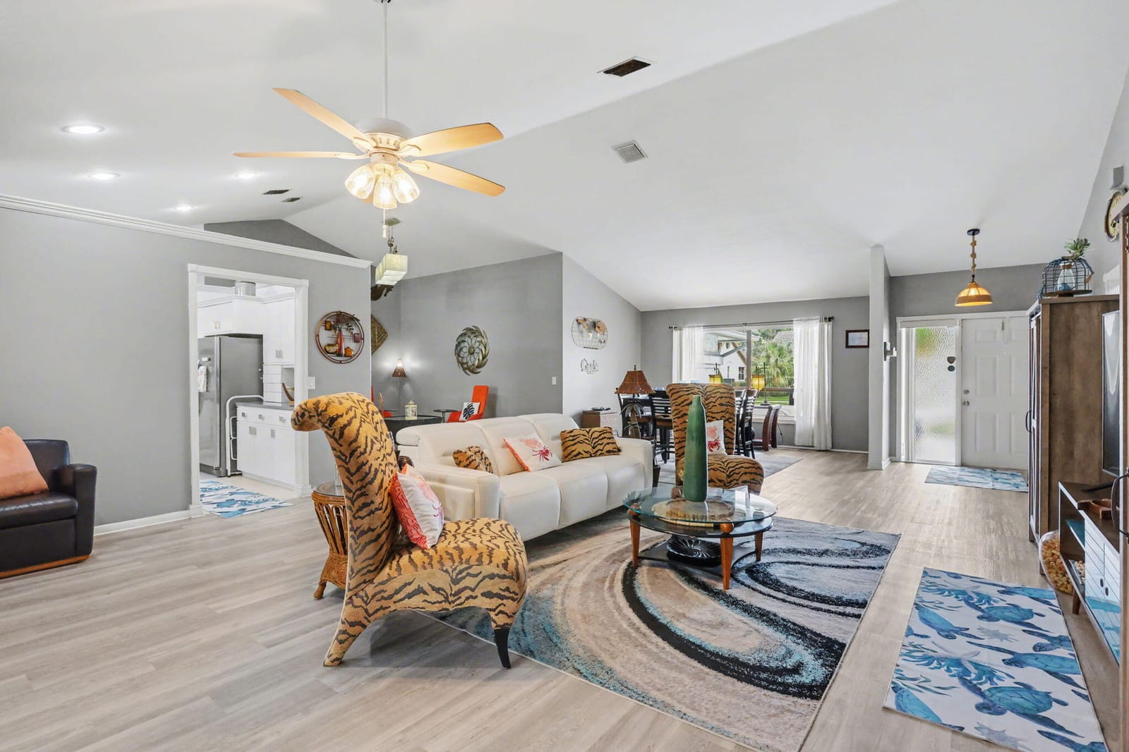 9284 Laurel Green Drive — photo 10