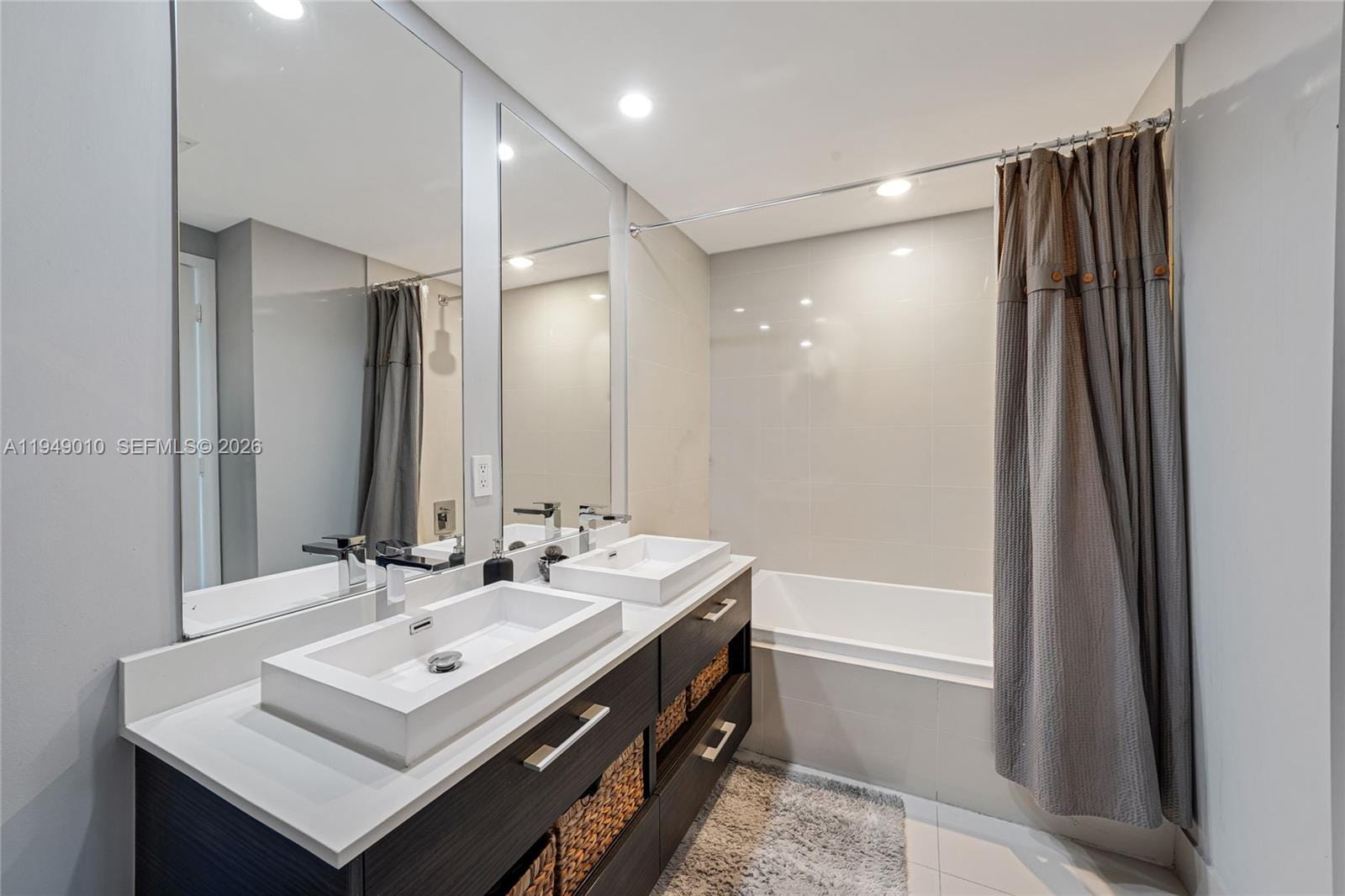 45 SW 9th Street 3405, Miami, FL 33130 photo 9