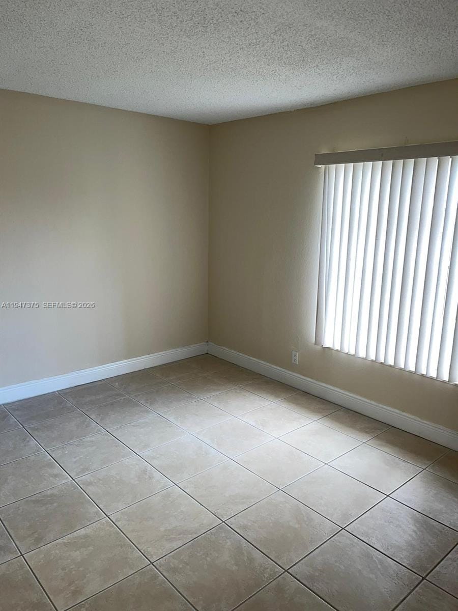 5221 Geneva Way 302 — photo 7