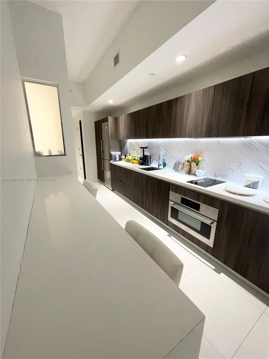 851 NE 1st Avenue 305, Miami, FL 33132, Miami
