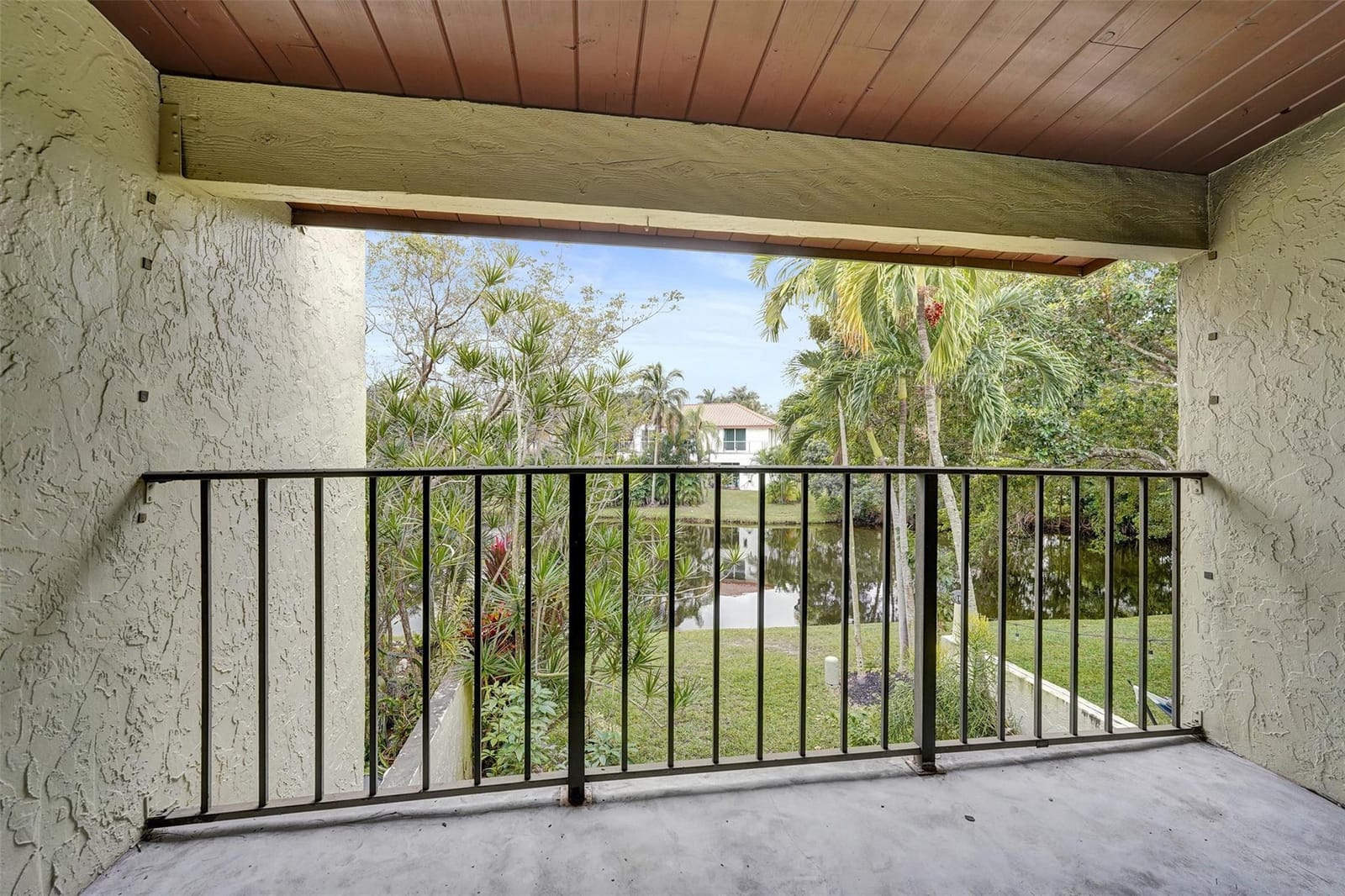 750 E Coco Plum Circle 2, Plantation, FL 33324 photo 15
