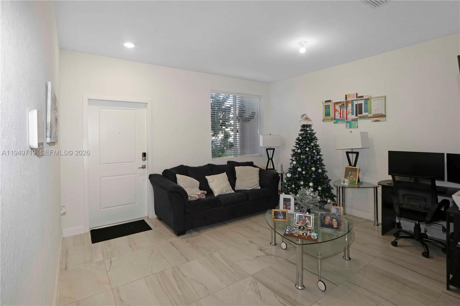 2432 SE 10th Court — photo 2