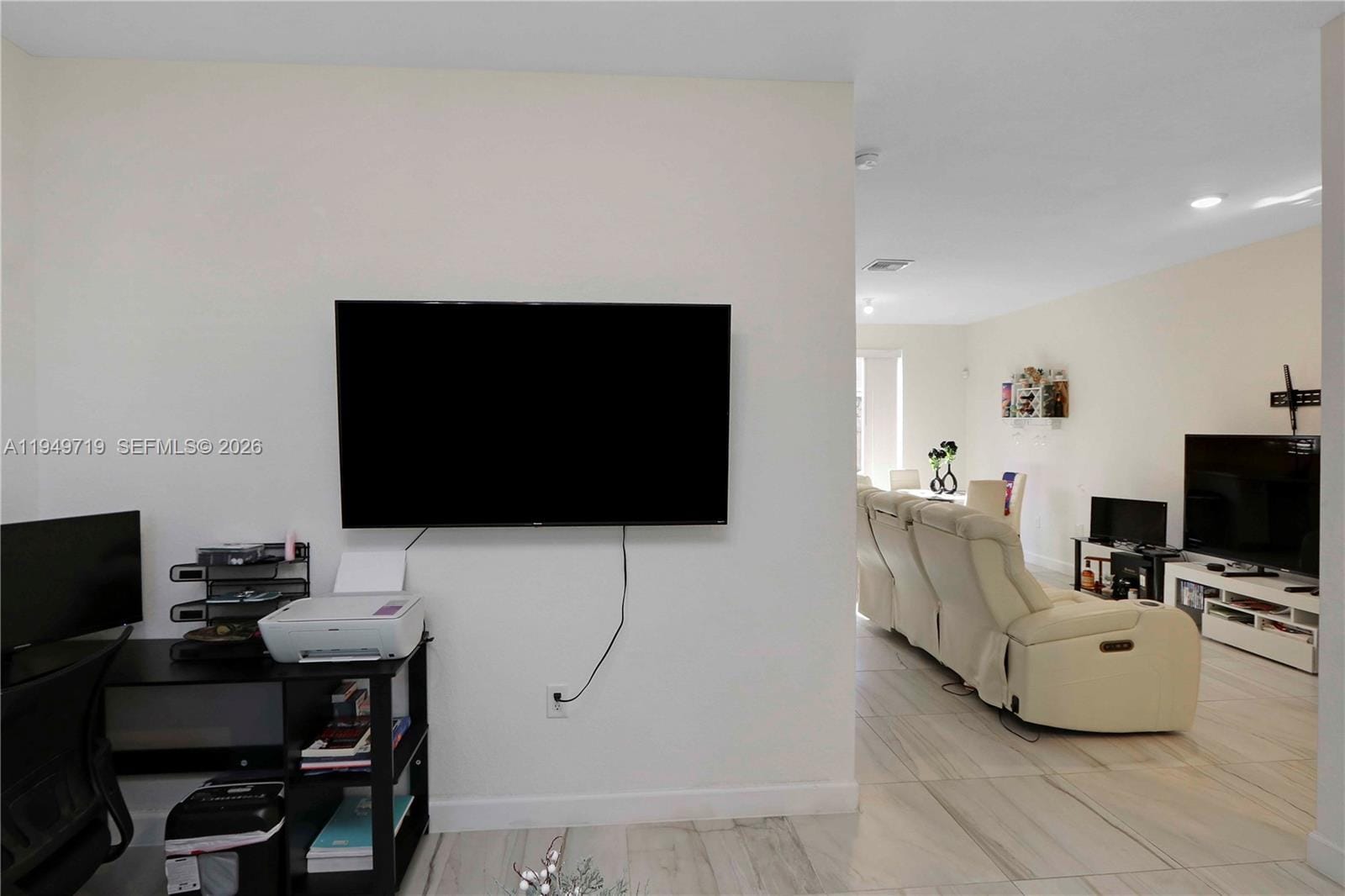2432 SE 10th Court — photo 4
