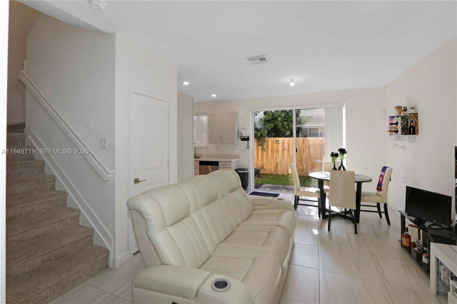 2432 SE 10th Court — photo 6