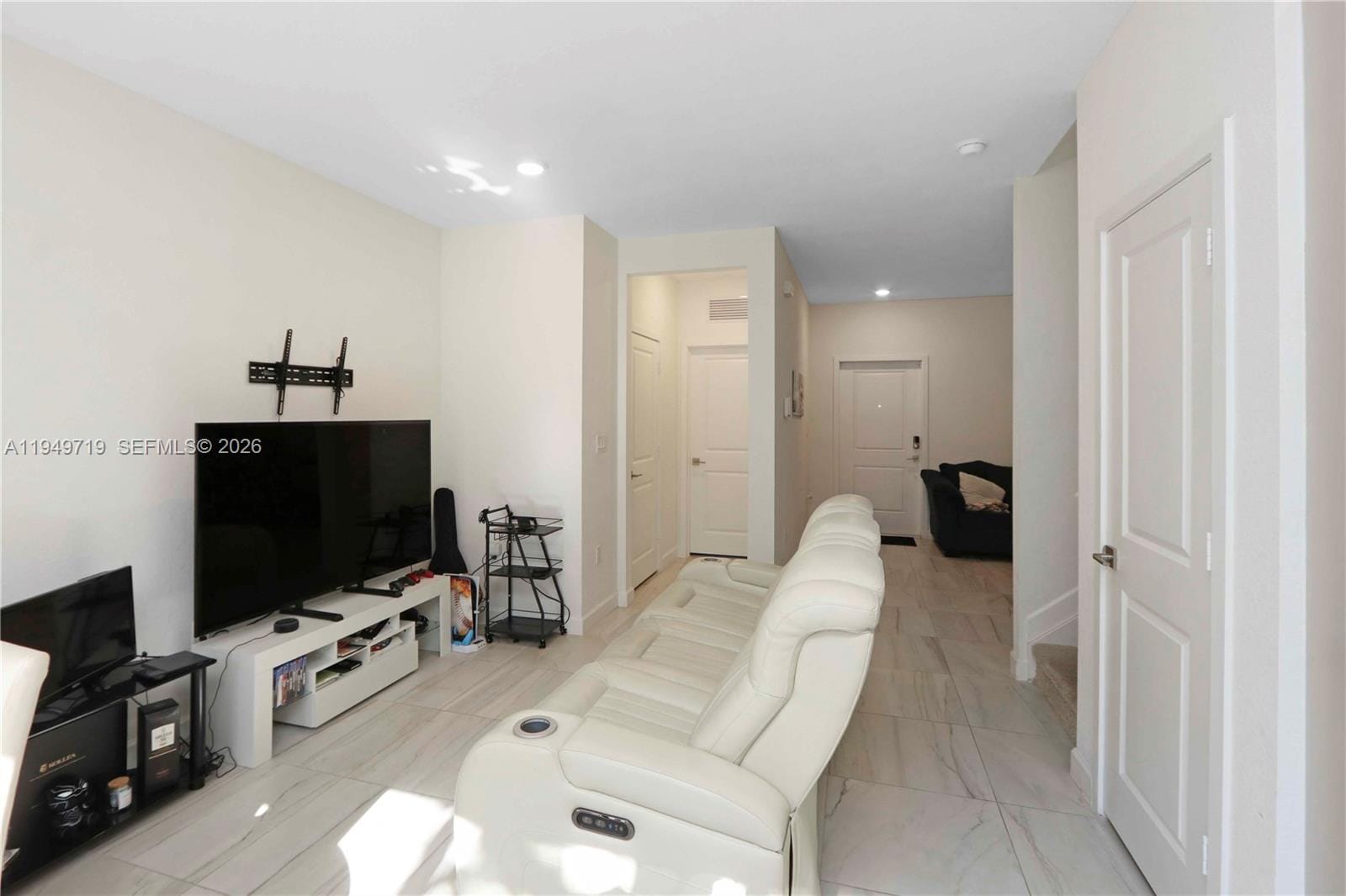2432 SE 10th Court — photo 9