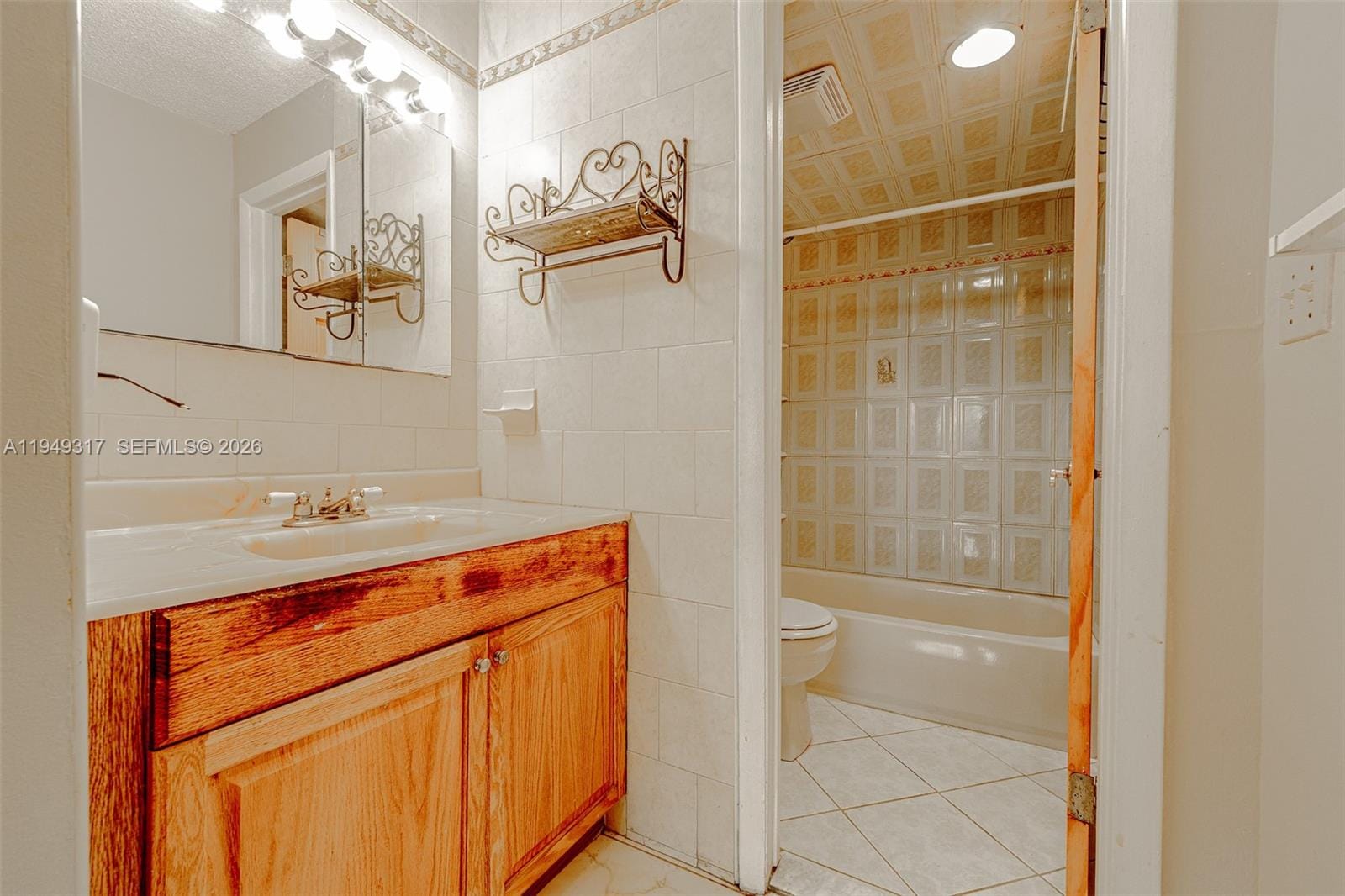 200 178th Drive 406, Sunny Isles Beach, FL 33160 photo 16