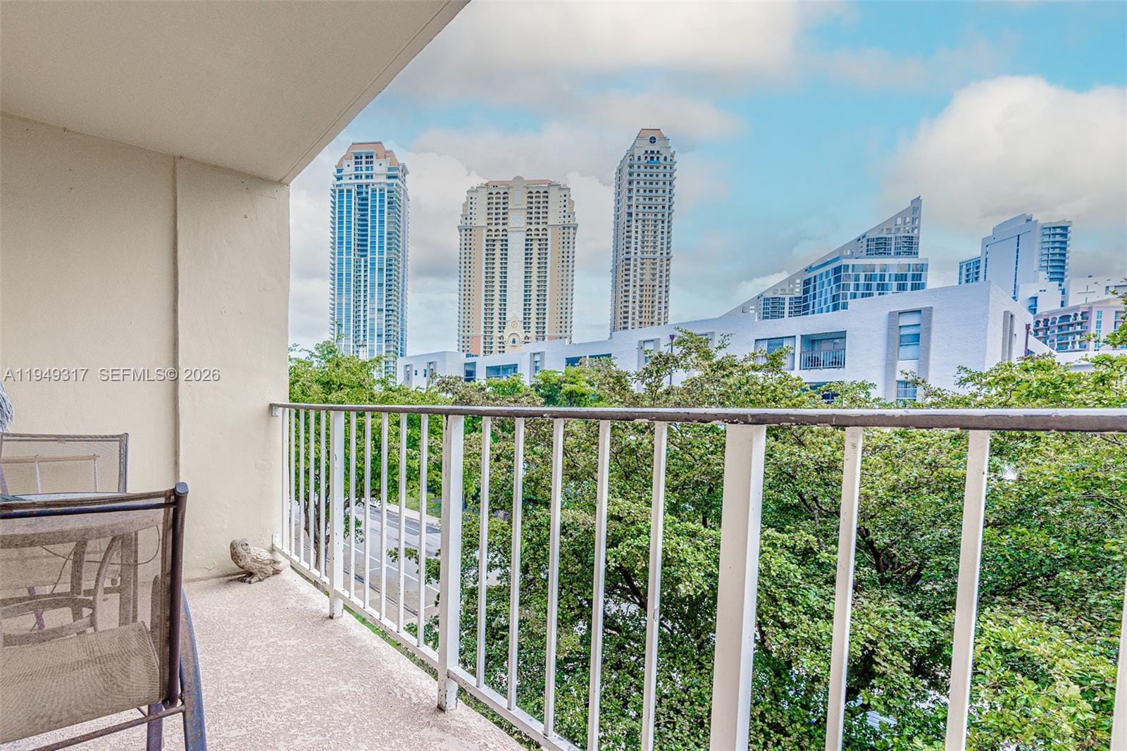 200 178th Drive 406, Sunny Isles Beach, FL 33160 photo 5