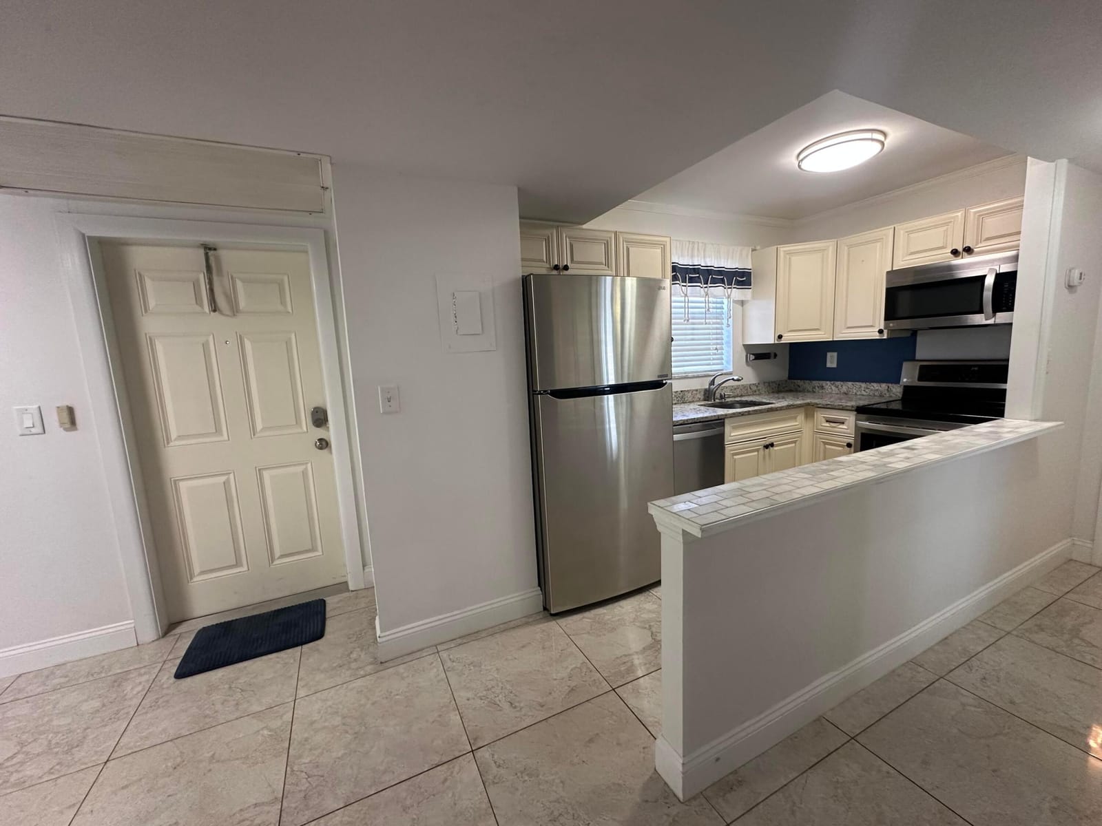 1810 New Palm Way 417 — photo 3