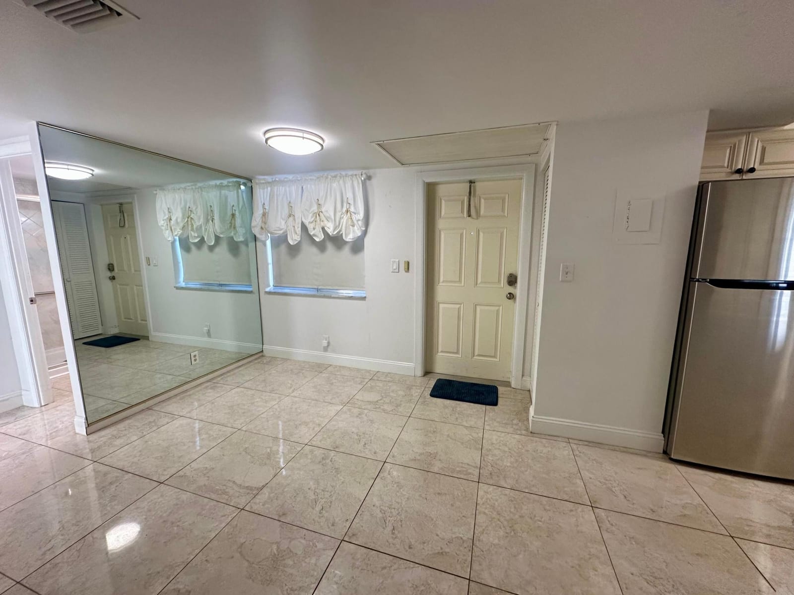 1810 New Palm Way 417 — photo 4