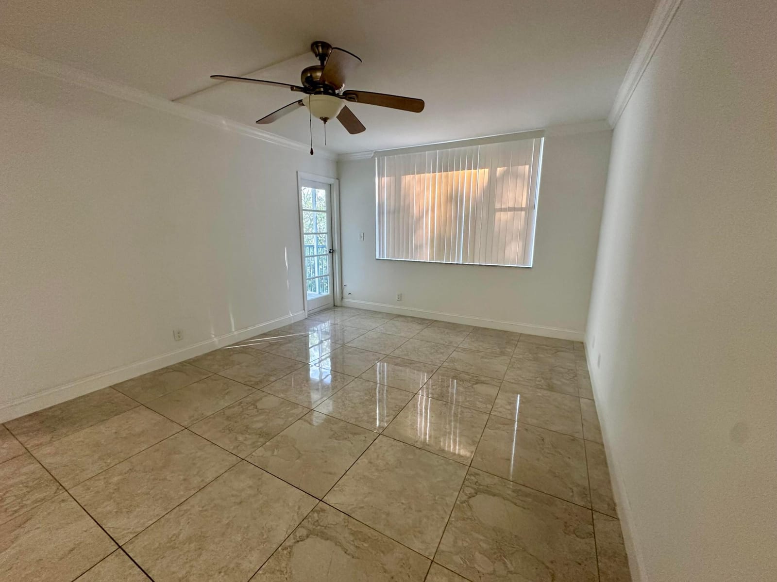 1810 New Palm Way 417 — photo 7