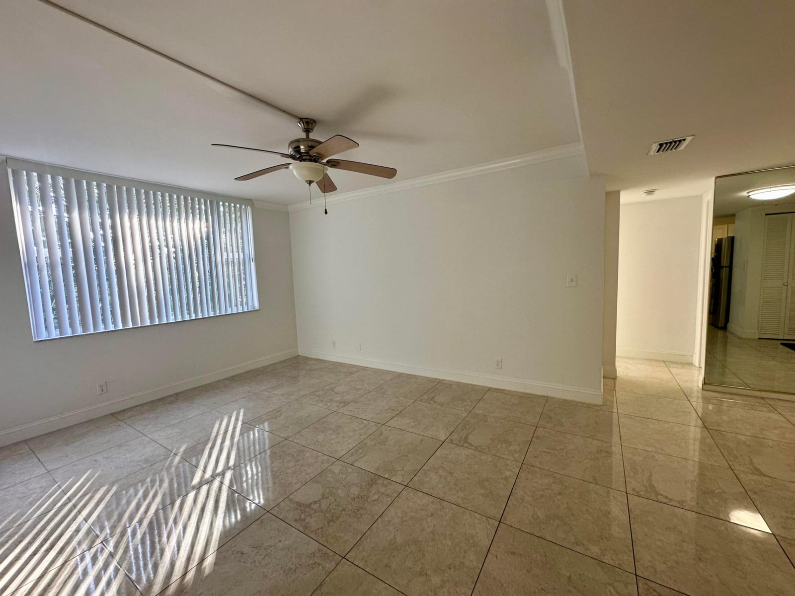 1810 New Palm Way 417 — photo 8