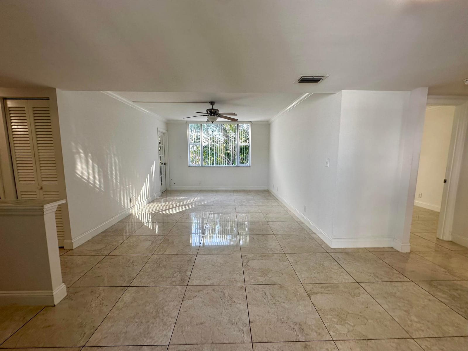 1810 New Palm Way 417 — photo 9