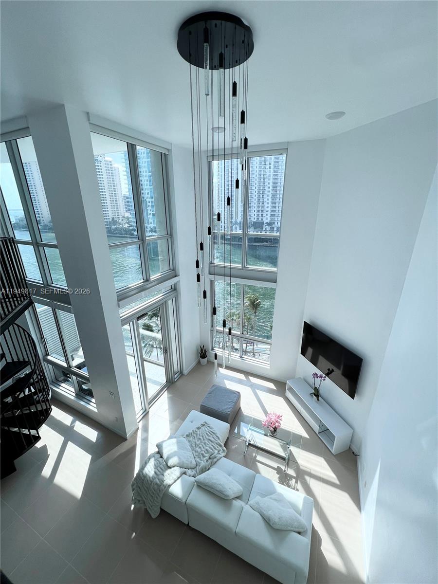 300 S Biscayne Boulevard L814, Miami, FL 33131, Miami