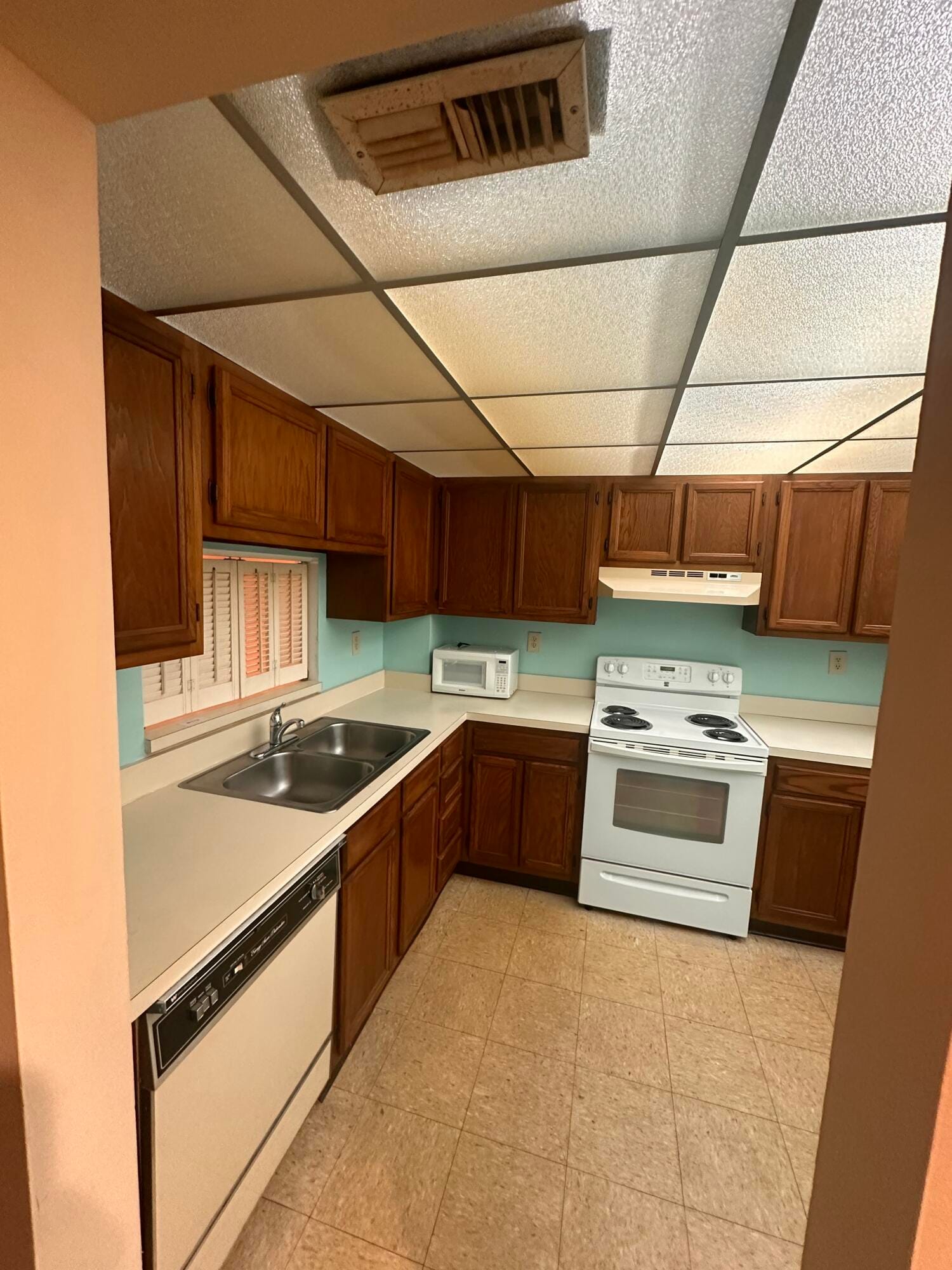 1100 NW 87th Avenue 405 — photo 11
