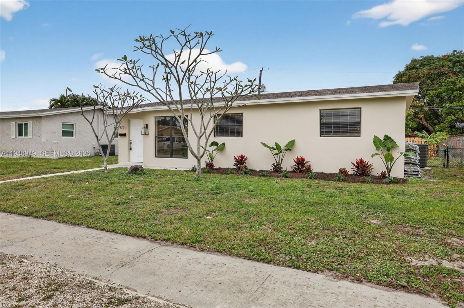 7721 NW 35th Street — photo 2