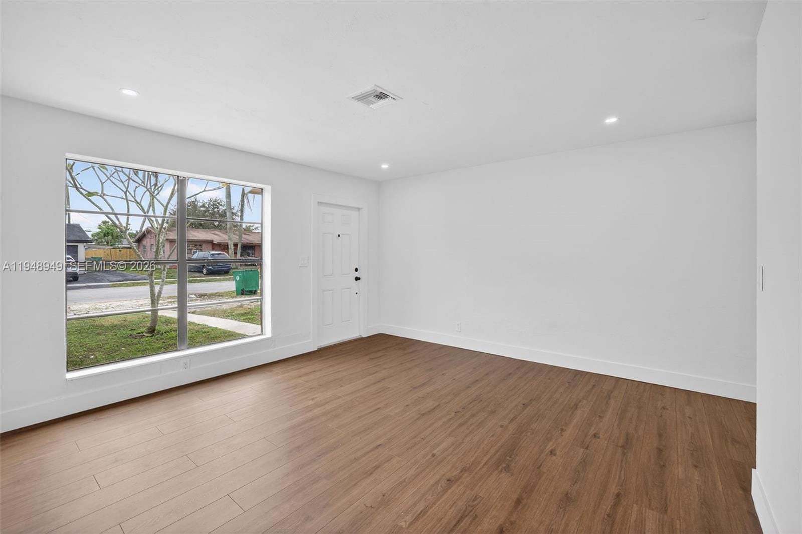 7721 NW 35th Street — photo 3
