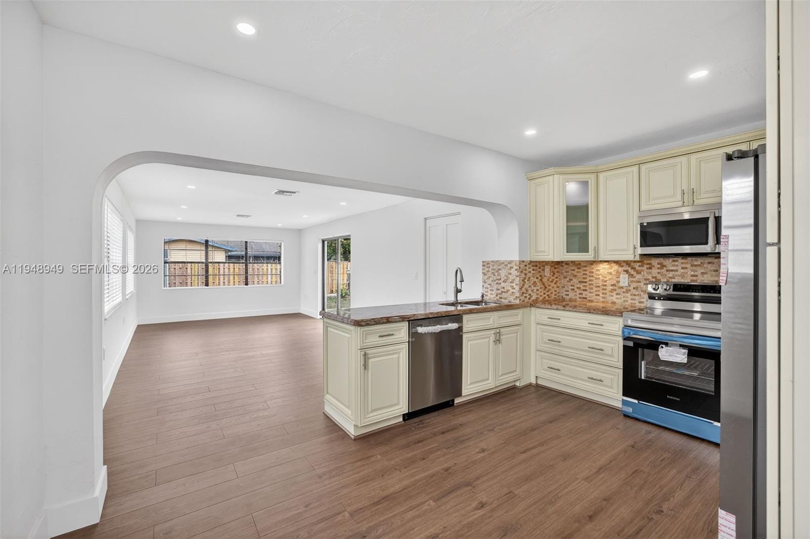 7721 NW 35th Street — photo 7