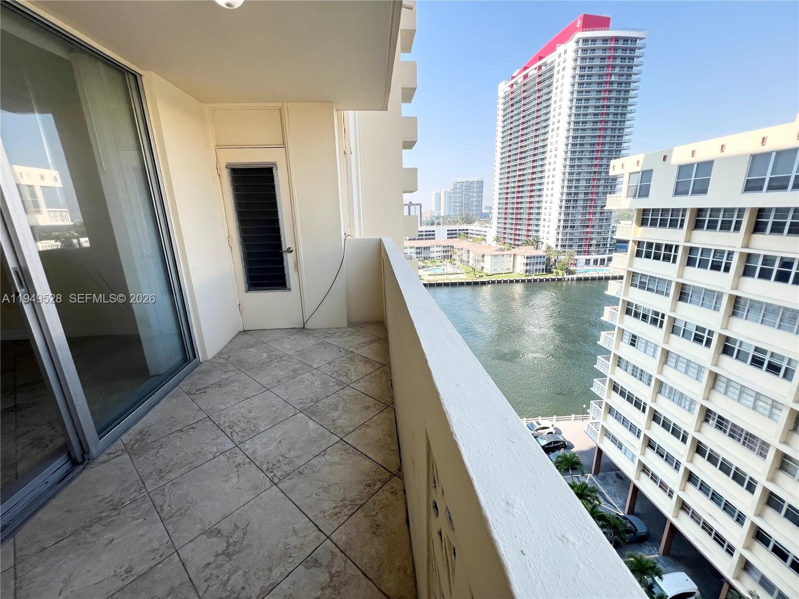 1833 S Ocean Drive 1109 — photo 3
