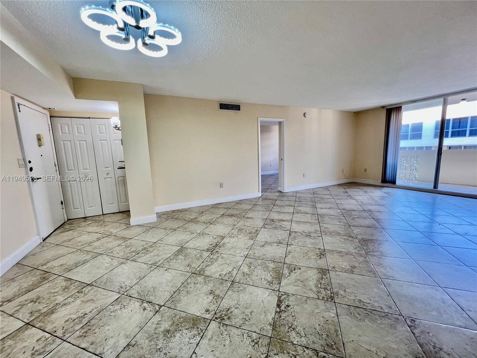 1833 S Ocean Drive 1109 — photo 5