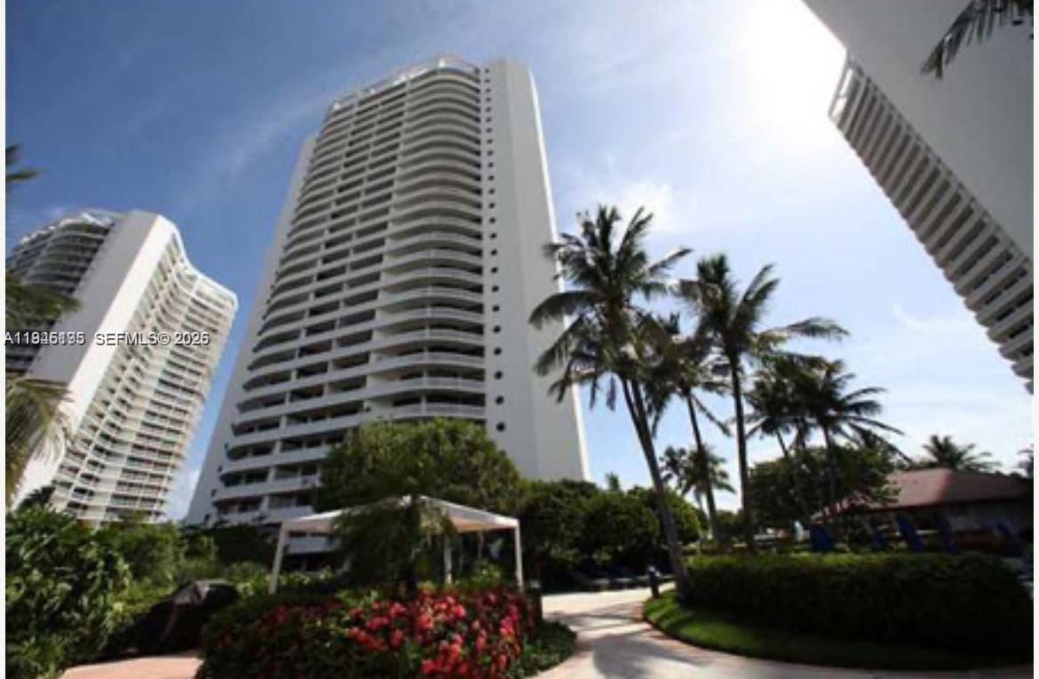 3000 Island Boulevard 325, Aventura, FL 33160 photo 3