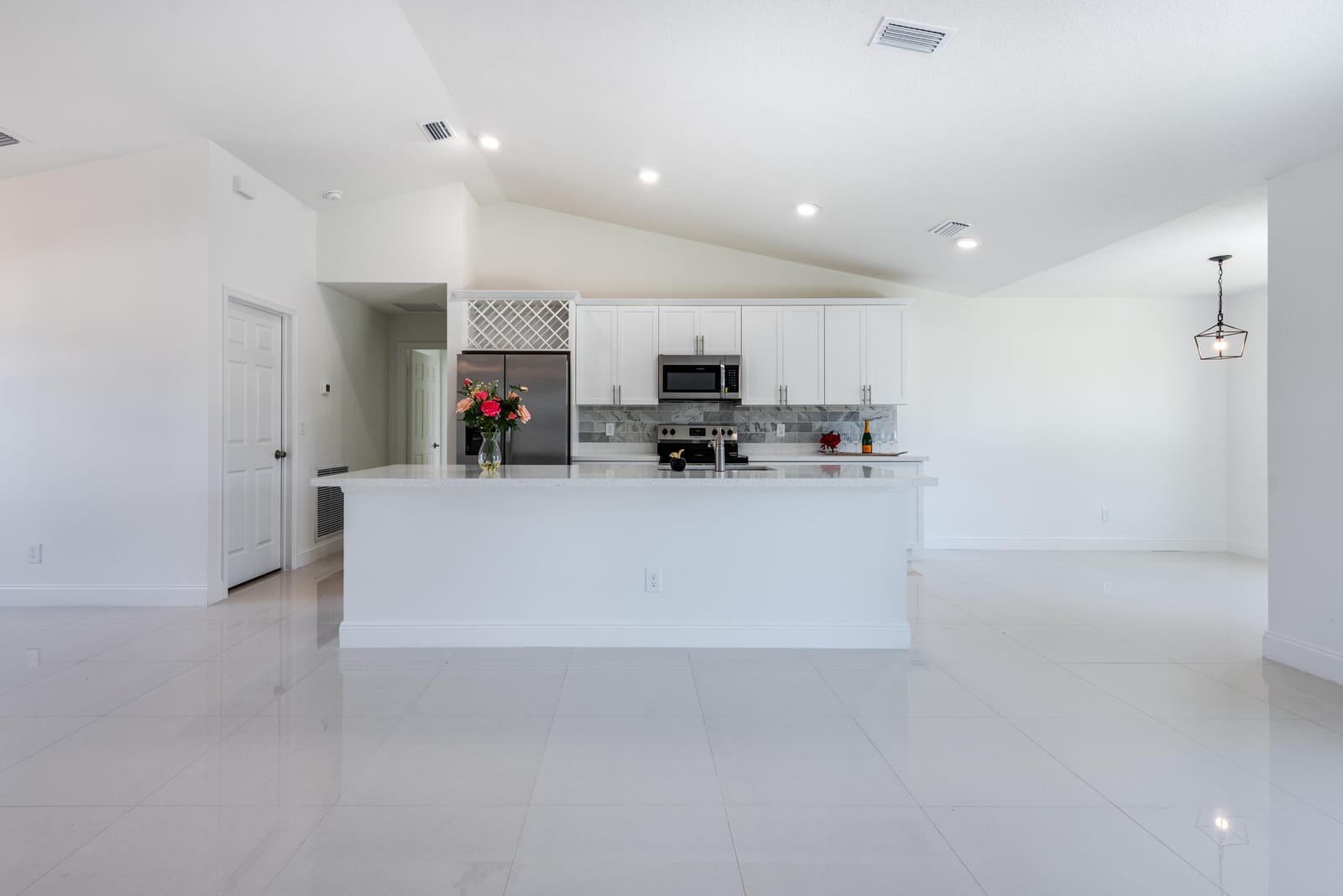 122 SW Becker Road — photo 8