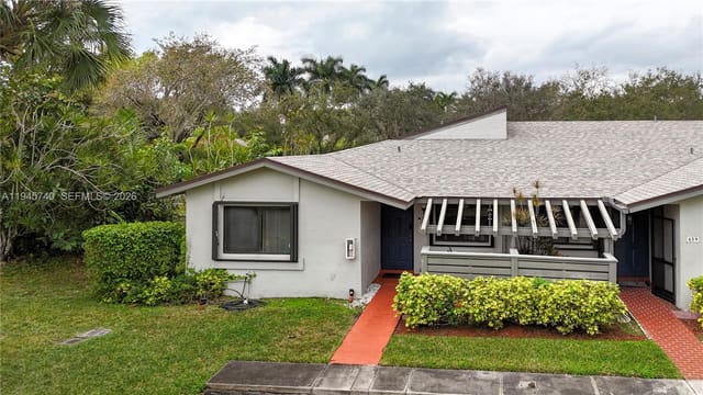 459 Lakeview Drive 1, Weston, FL 33326