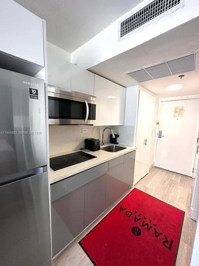 19201 Collins Avenue 836, Sunny Isles Beach, FL 33160