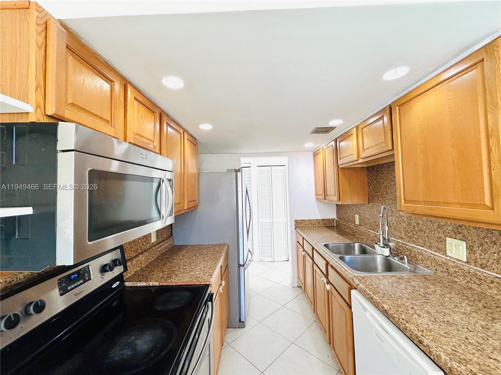 6190 Woodlands Boulevard 113 — photo 3