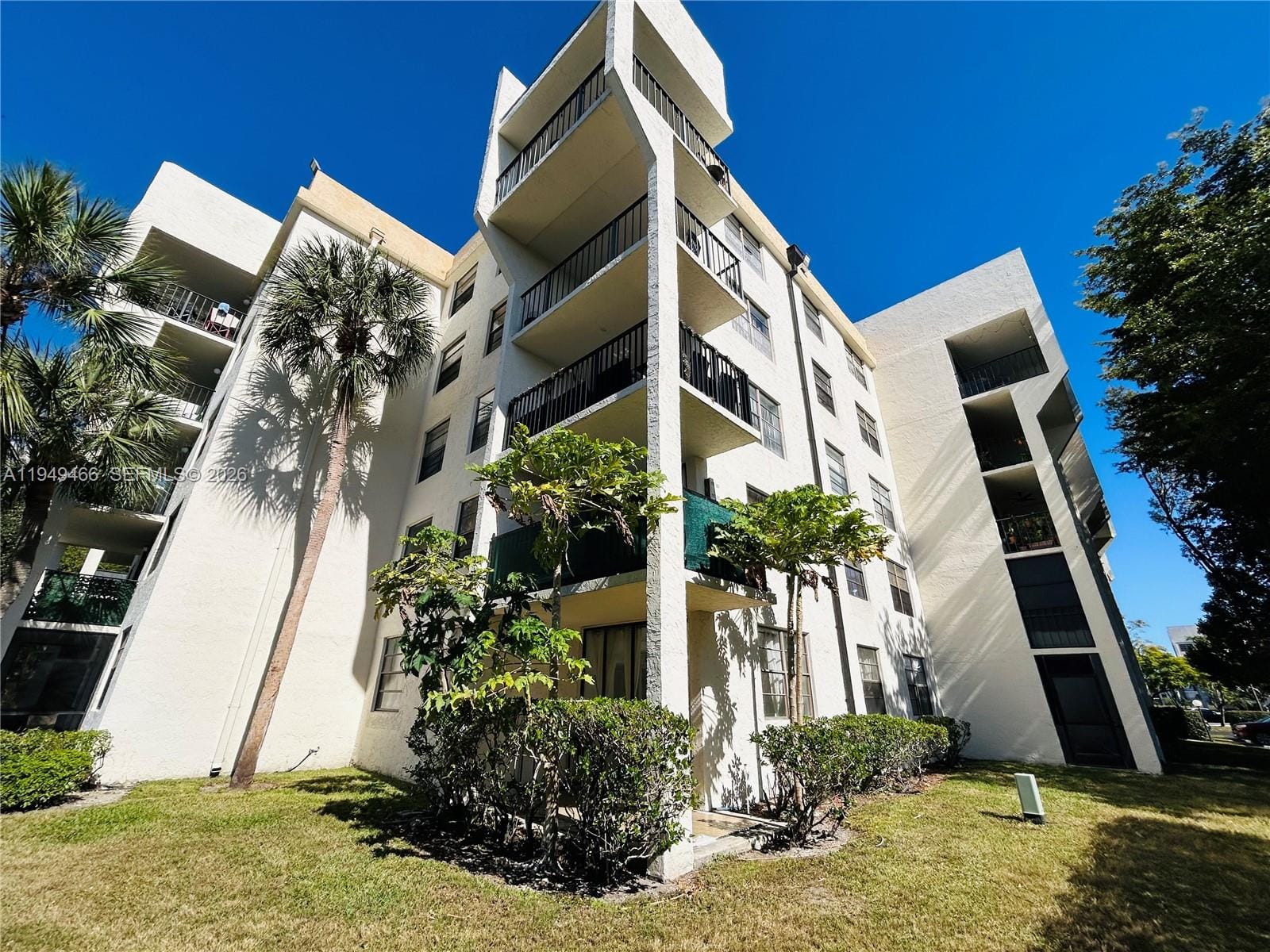 6190 Woodlands Boulevard 113, Tamarac, FL 33319 photo 29