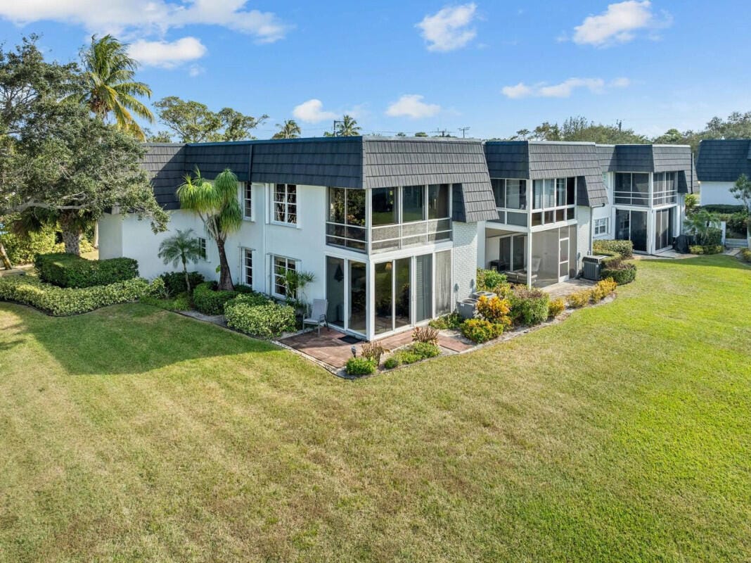 4726 SE Capstan Avenue 4, Stuart, FL 34997 photo 2