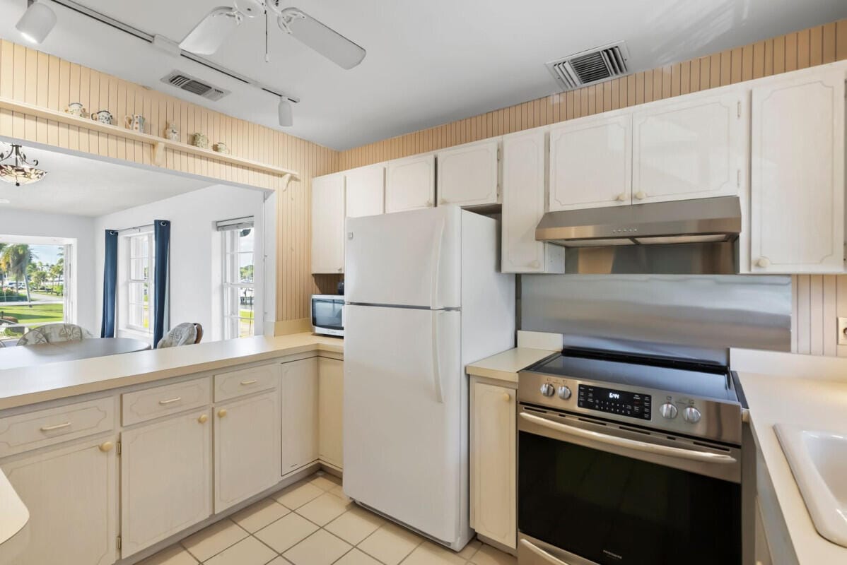 4726 SE Capstan Avenue 4, Stuart, FL 34997 photo 15