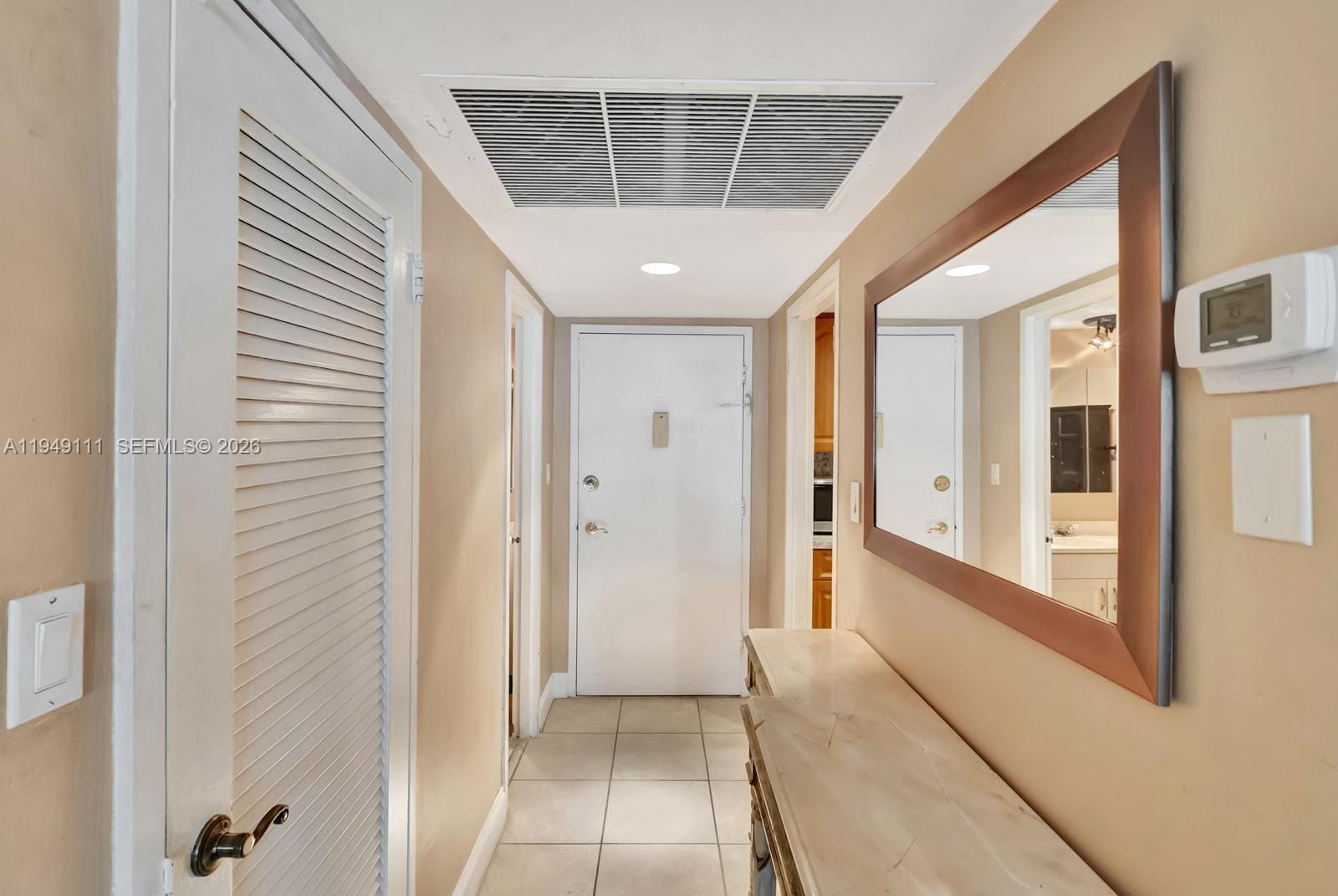 5401 Collins Avenue 340 — photo 4