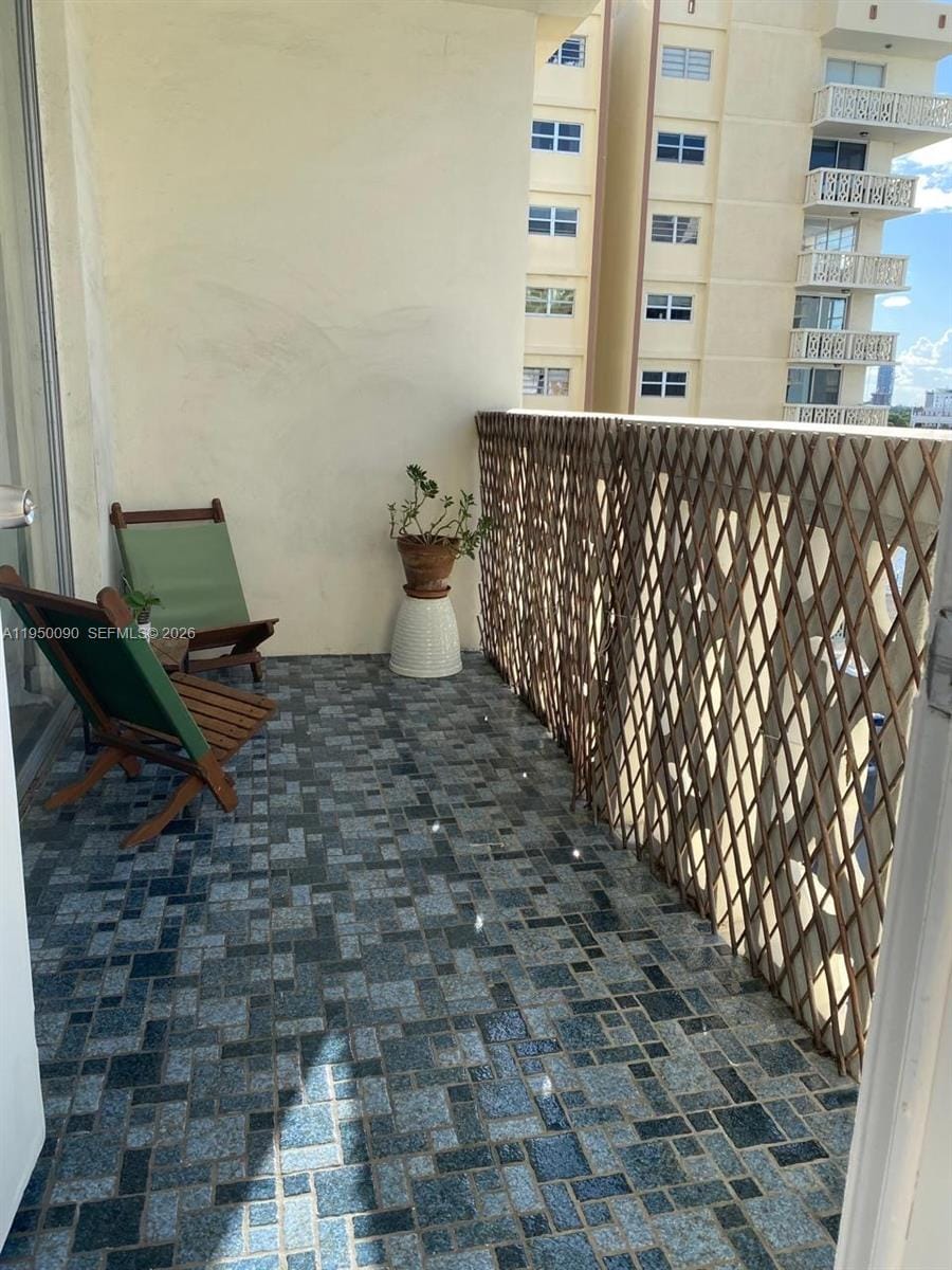 1825 S Ocean Drive 707 — photo 7