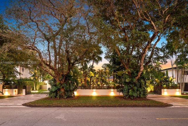 5907 Riviera Drive, sold in C Gab Riviera Sec 10, Coral Gables, FL