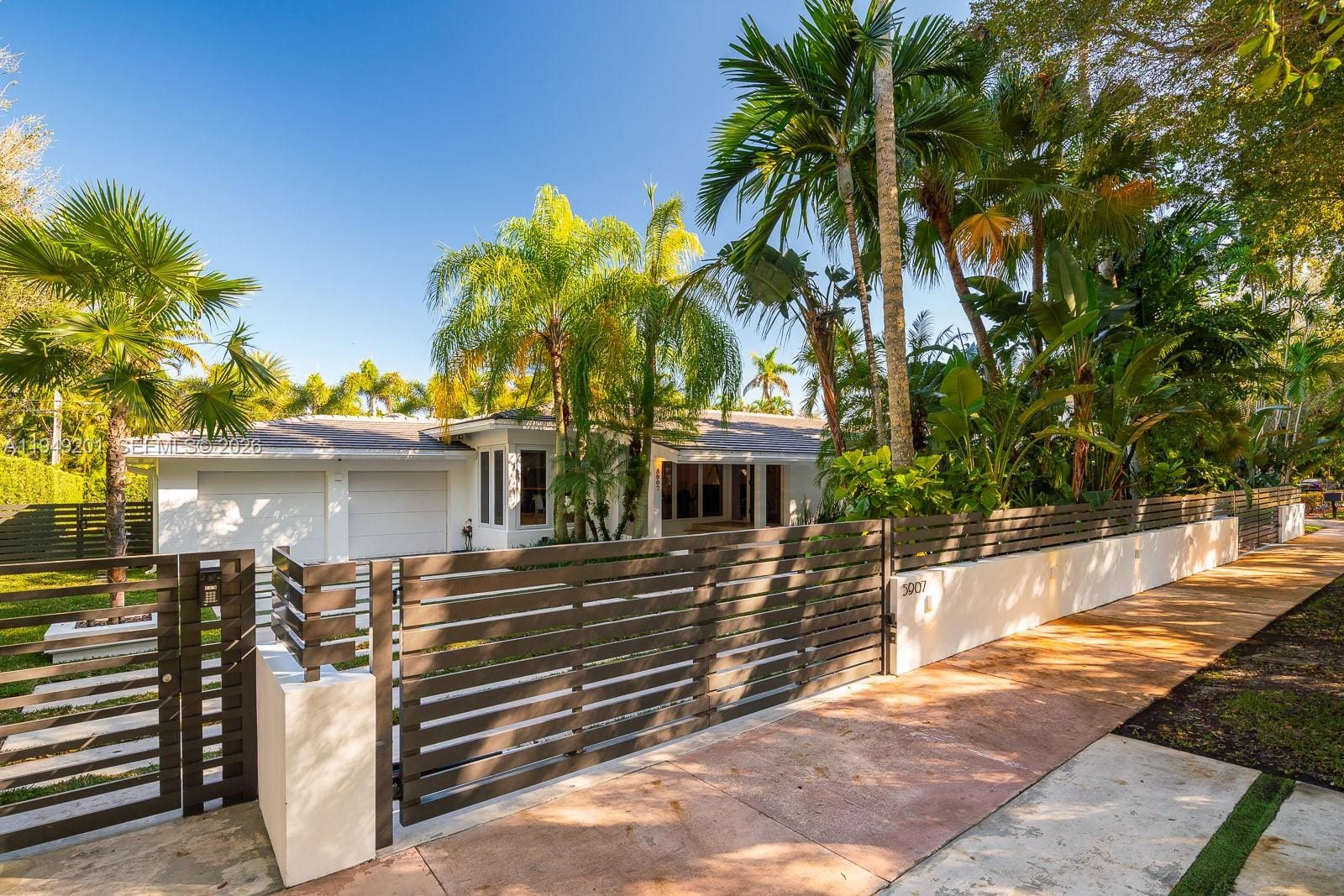 5907 Riviera Drive — photo 2