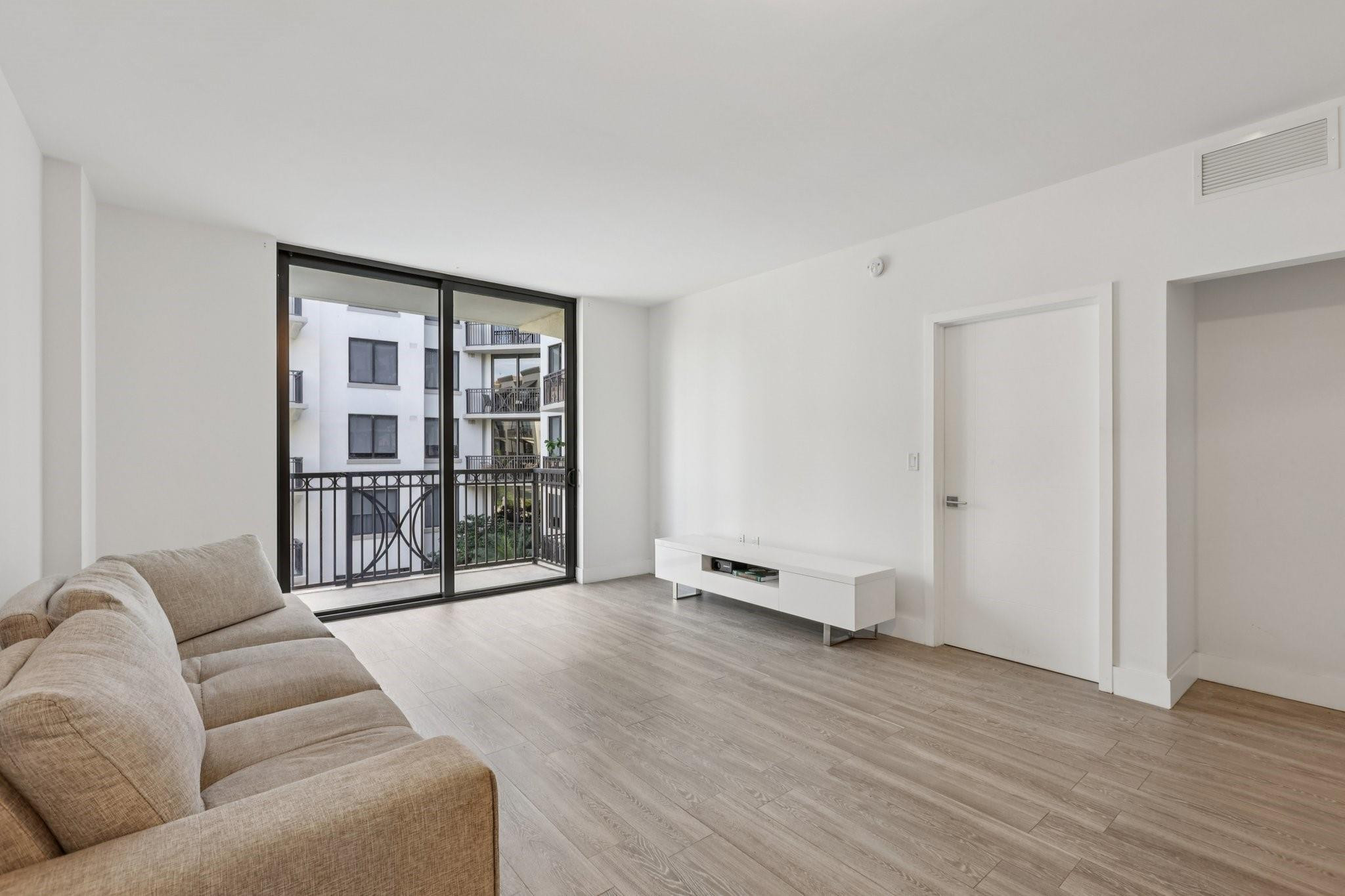 301 Altara Avenue 620 — photo 12