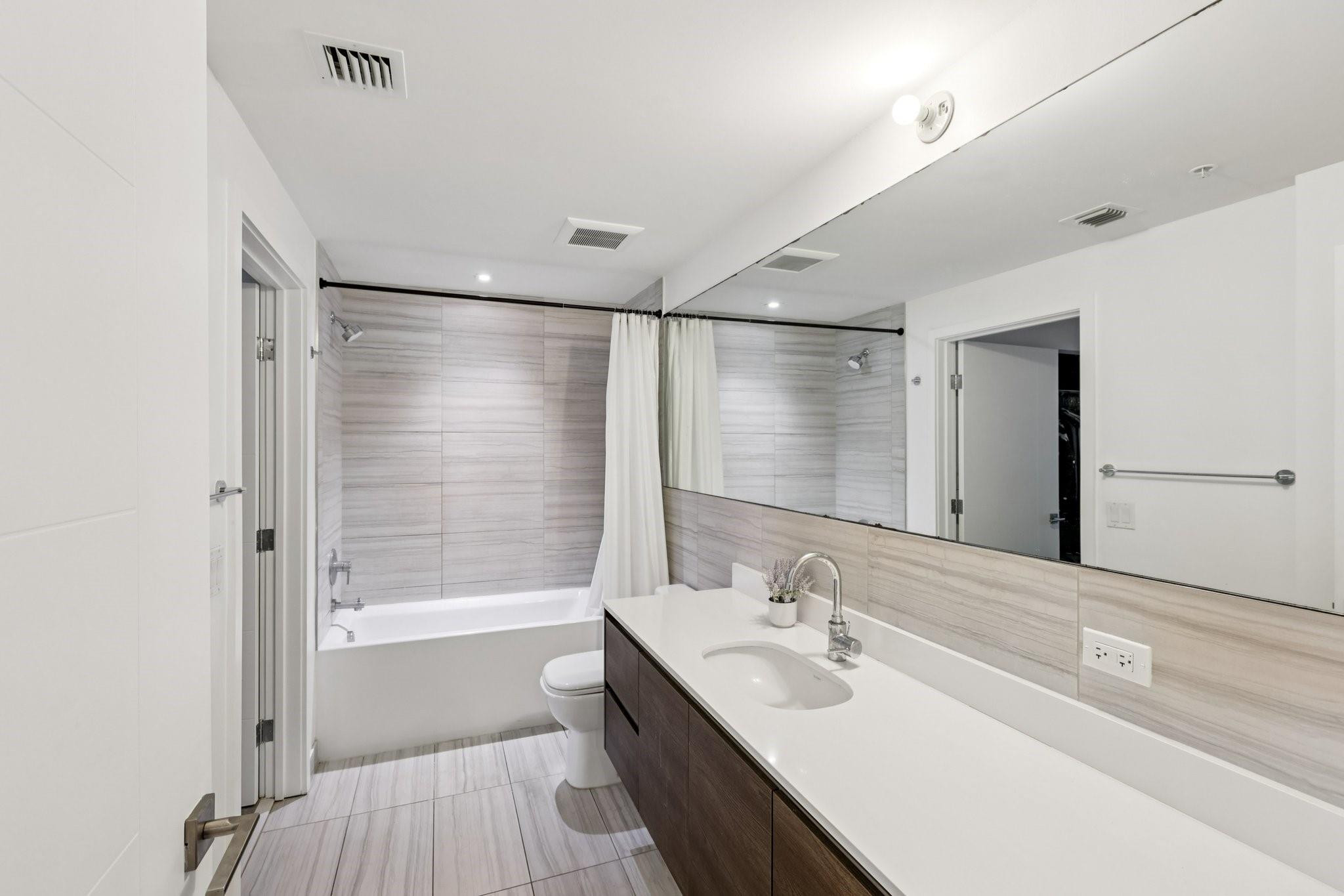 301 Altara Avenue 620, Coral Gables, FL 33146 photo 13