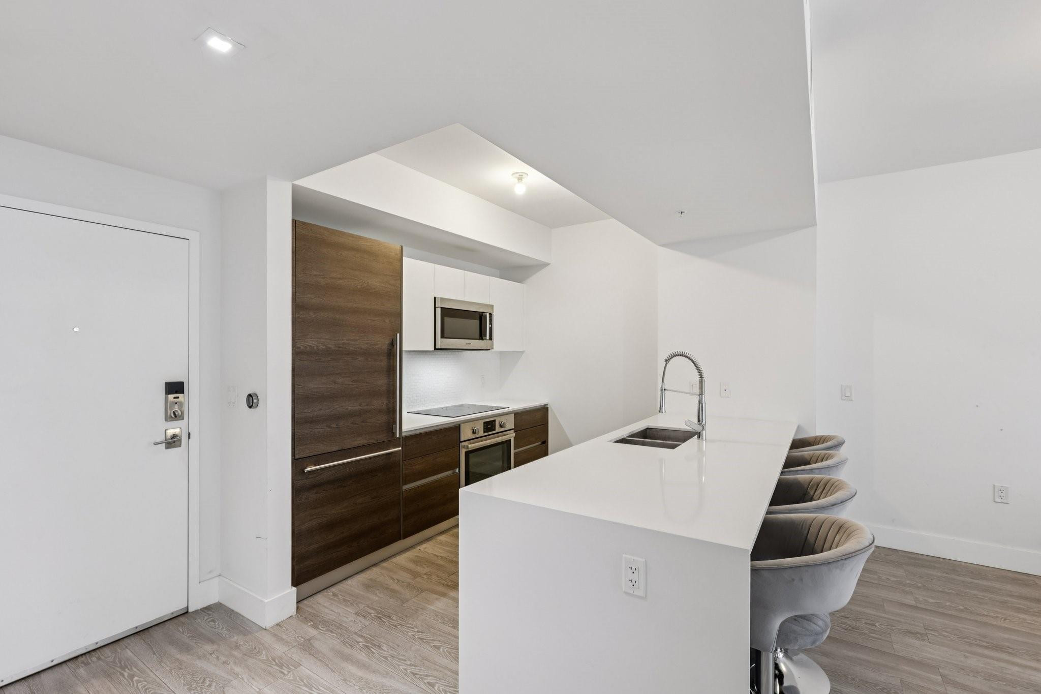 301 Altara Avenue 620 — photo 8