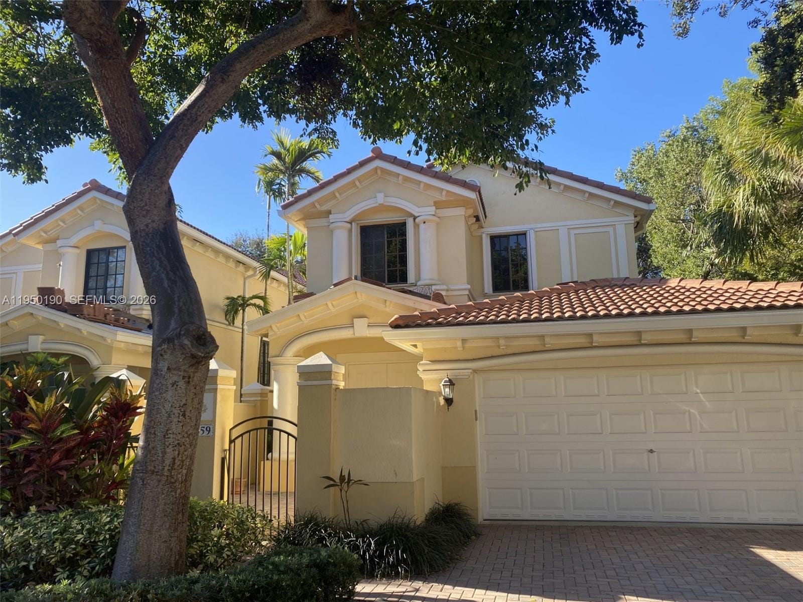 1659 Passion Vine Circle 18-4 — photo 2