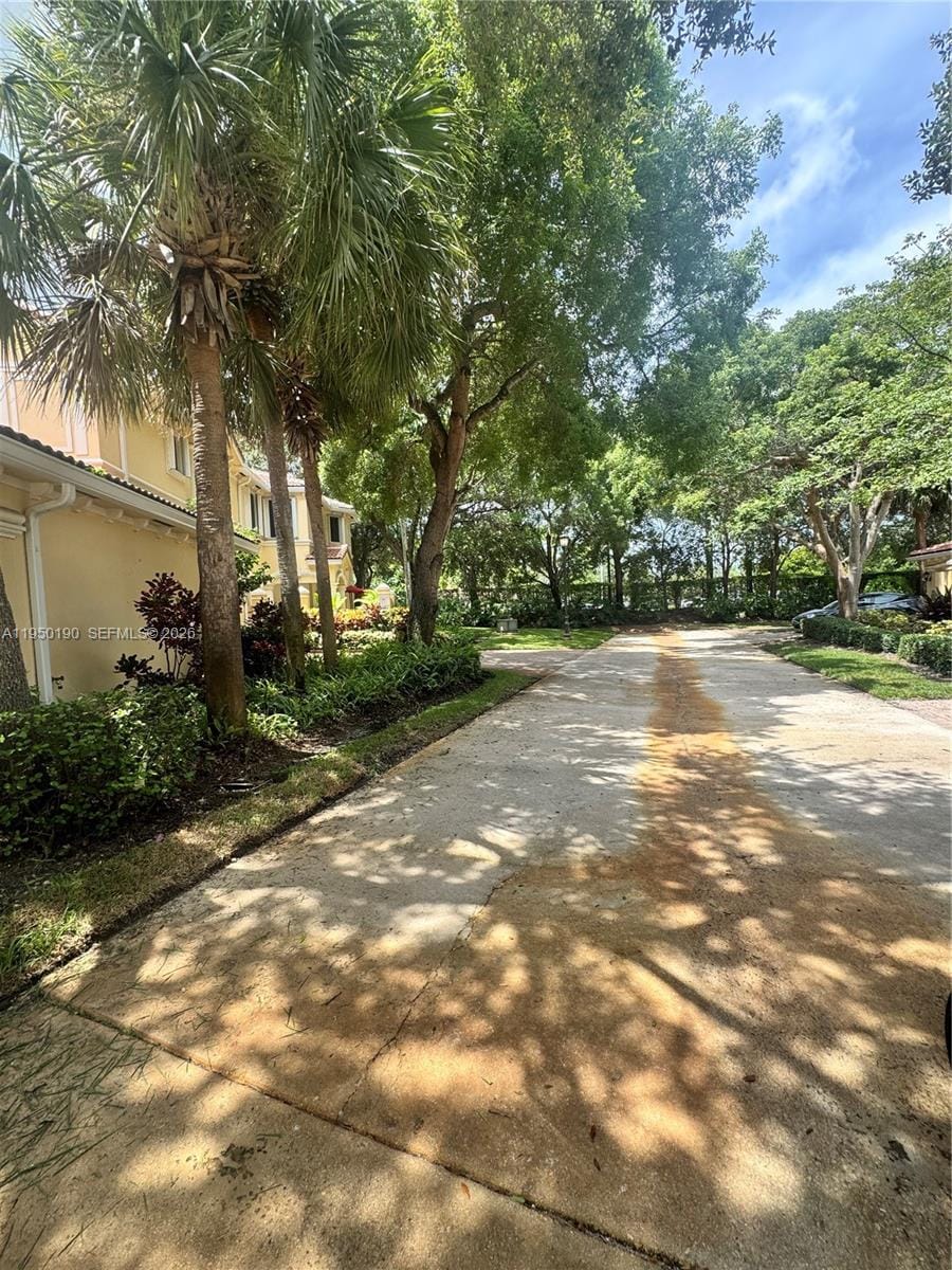 1659 Passion Vine Circle 18-4 — photo 3
