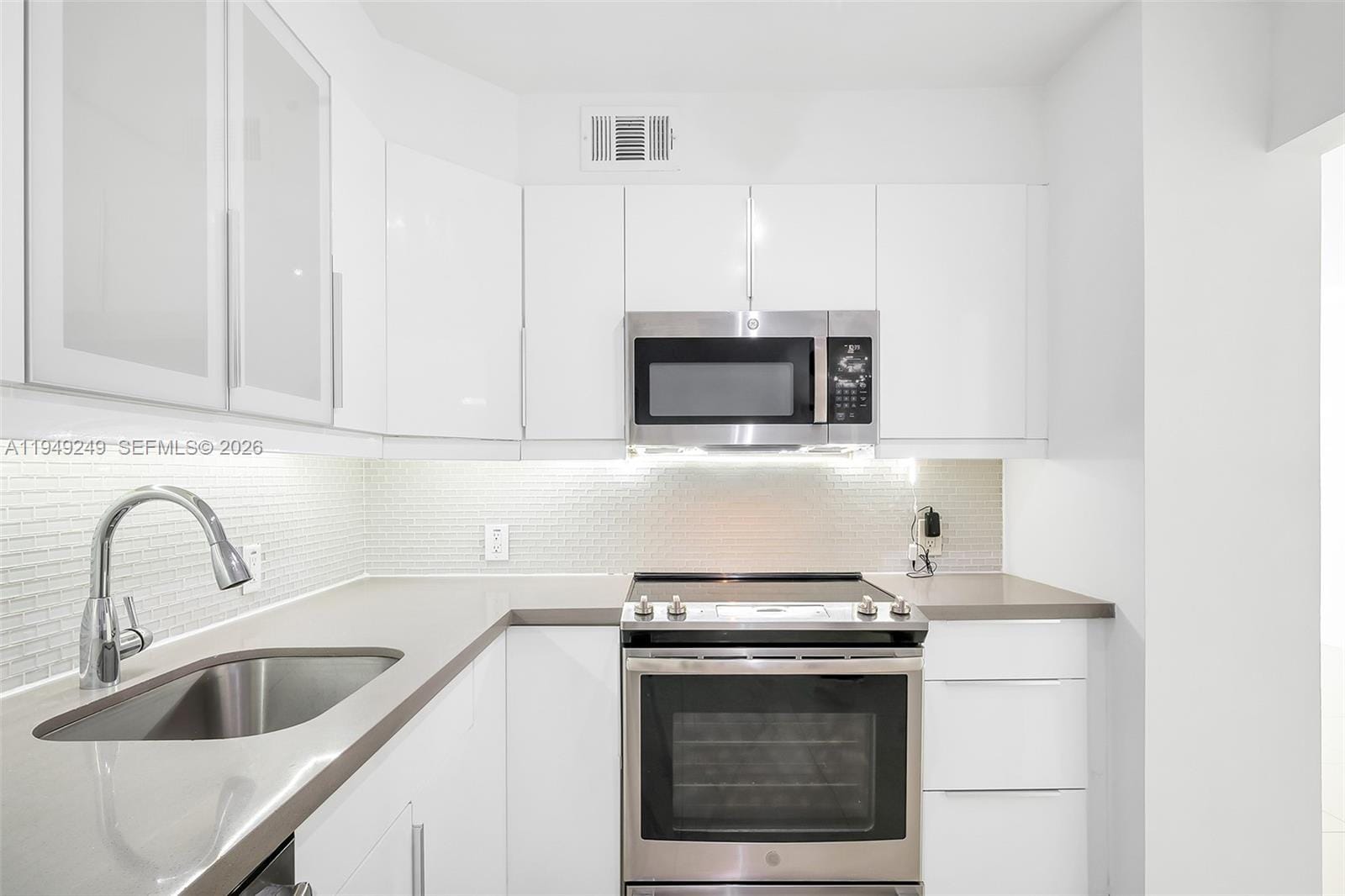 100 Bayview Drive 408, Sunny Isles Beach, FL 33160 photo 19
