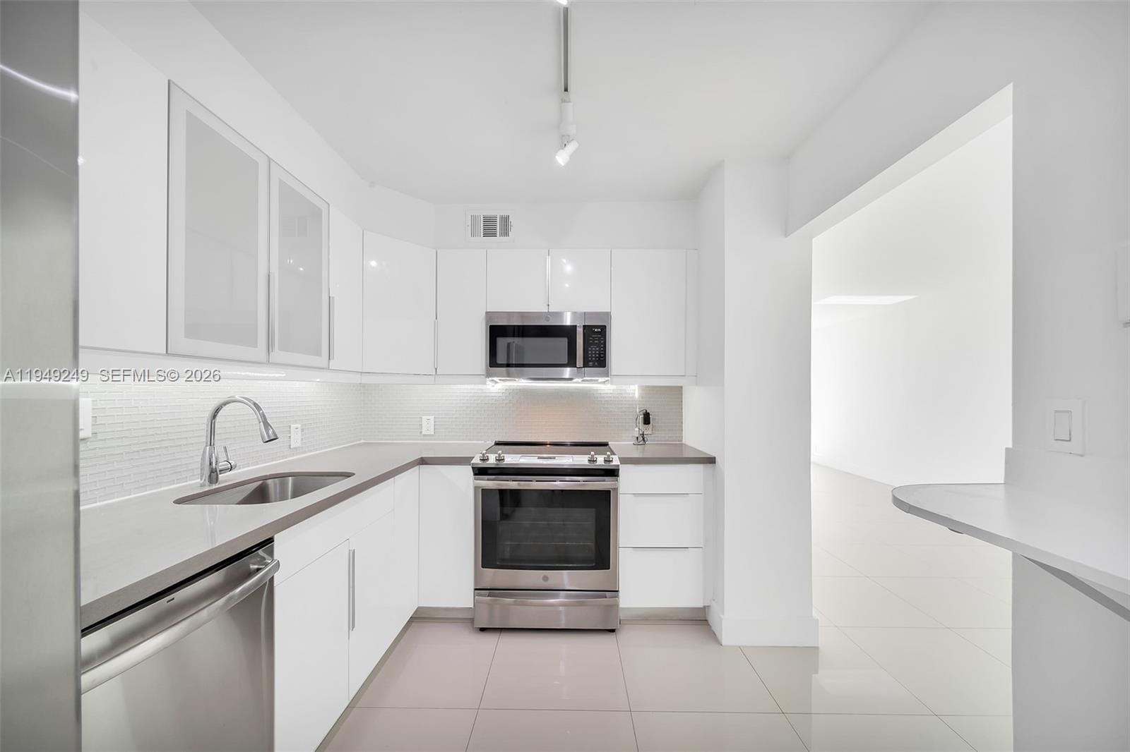 100 Bayview Drive 408, Sunny Isles Beach, FL 33160 photo 20