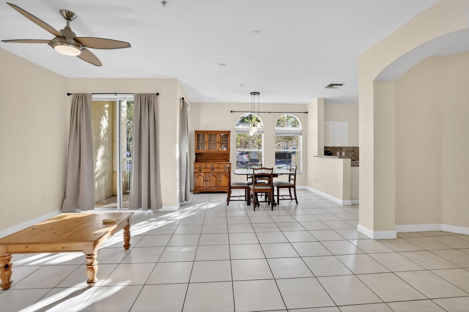 100 Jacaranda Country Club Drive 101 — photo 4